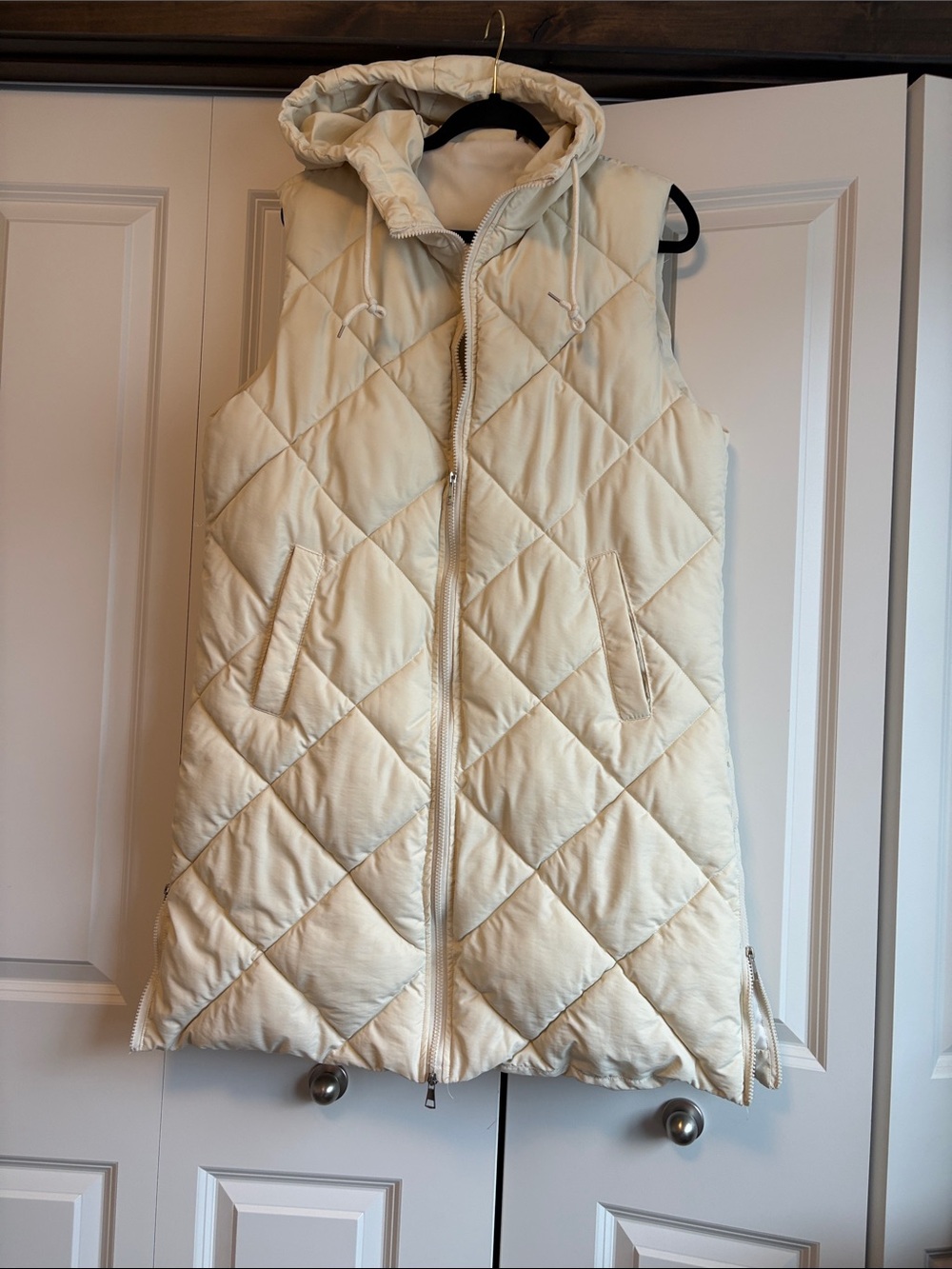 Quilted Hooded Puffer Vest in Ivory
